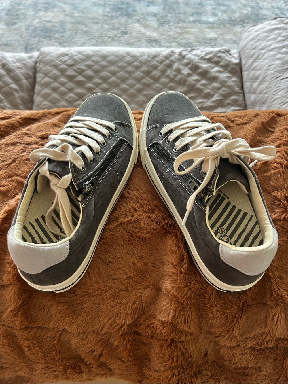 Casual Gray Canvas Women’s Sneakers with Contrast Trim- NWOB